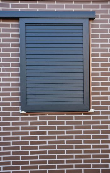 Détail parement de briquettes Ormes